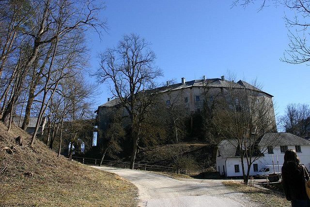 Замок Холленбург